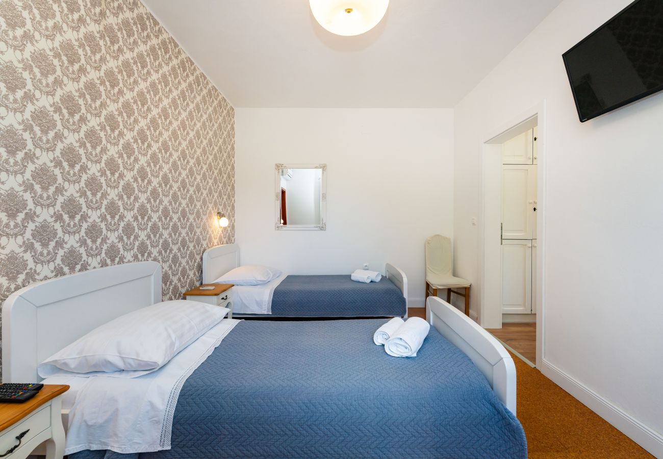 House in Peracko Blato - Villa Green Paradise