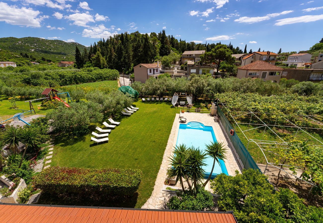 House in Peracko Blato - Villa Green Paradise