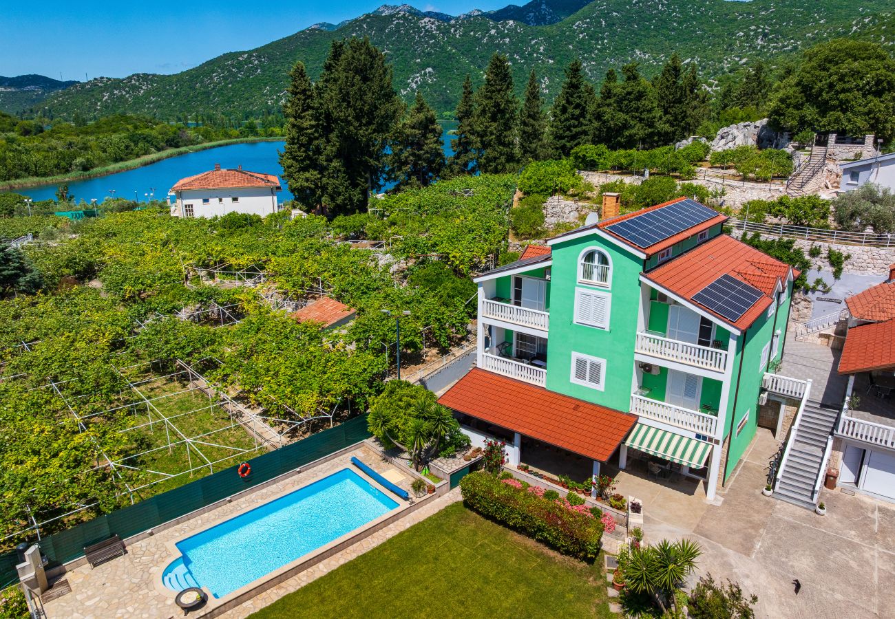 House in Peracko Blato - Villa Green Paradise