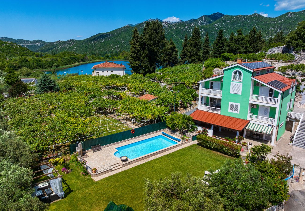 House in Peracko Blato - Villa Green Paradise