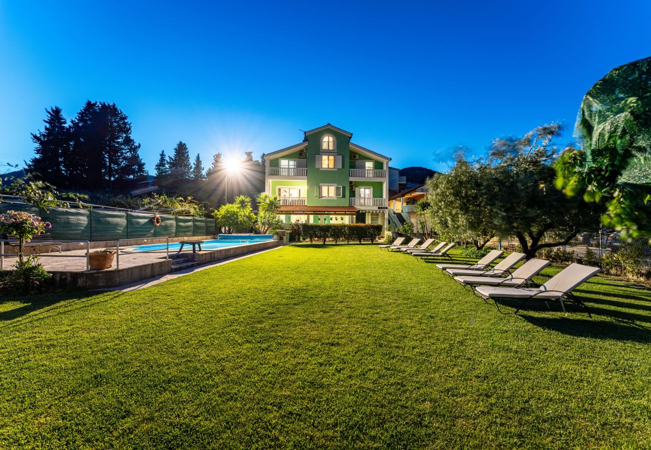 House in Peracko Blato - Villa Green Paradise