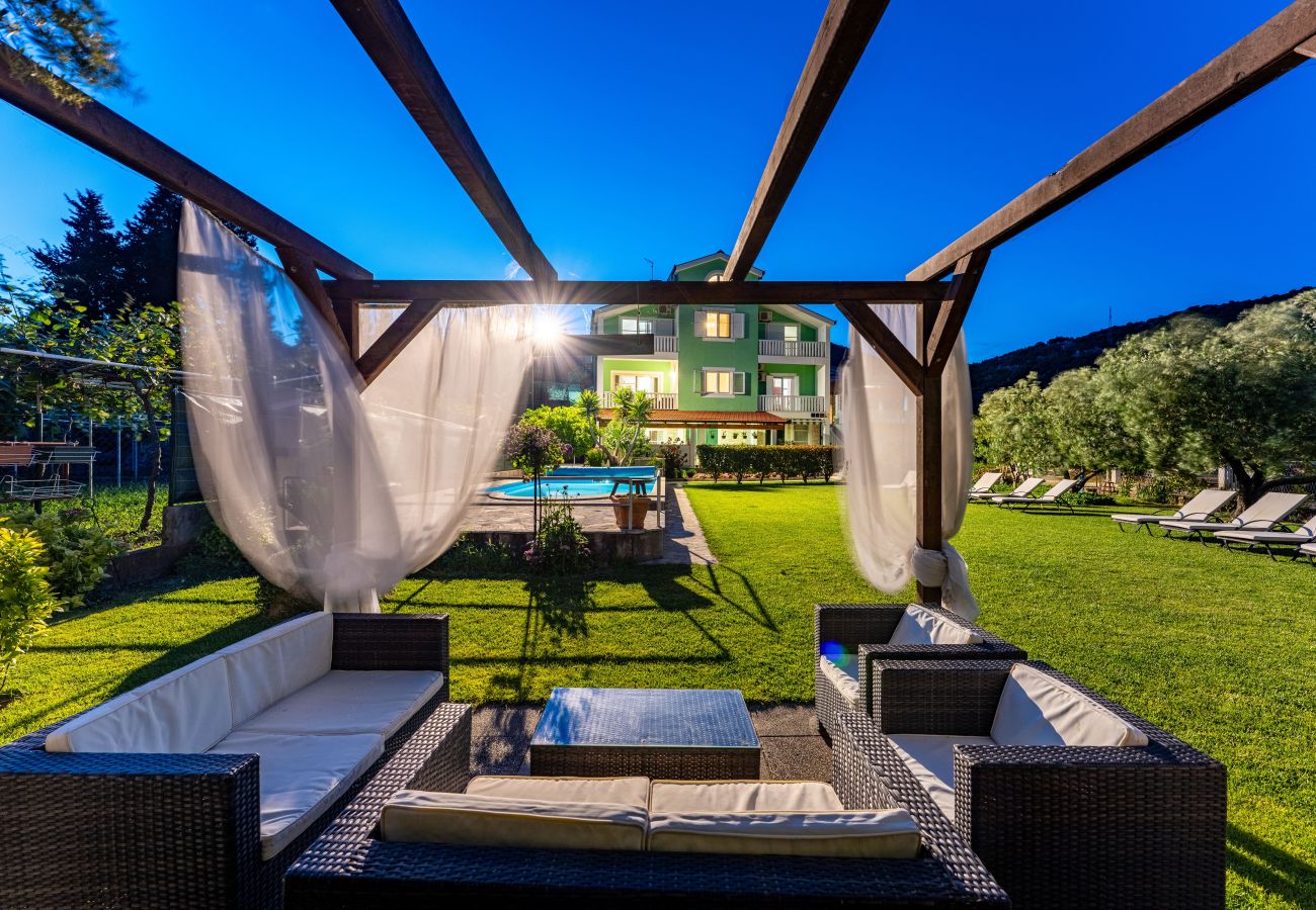 House in Peracko Blato - Villa Green Paradise
