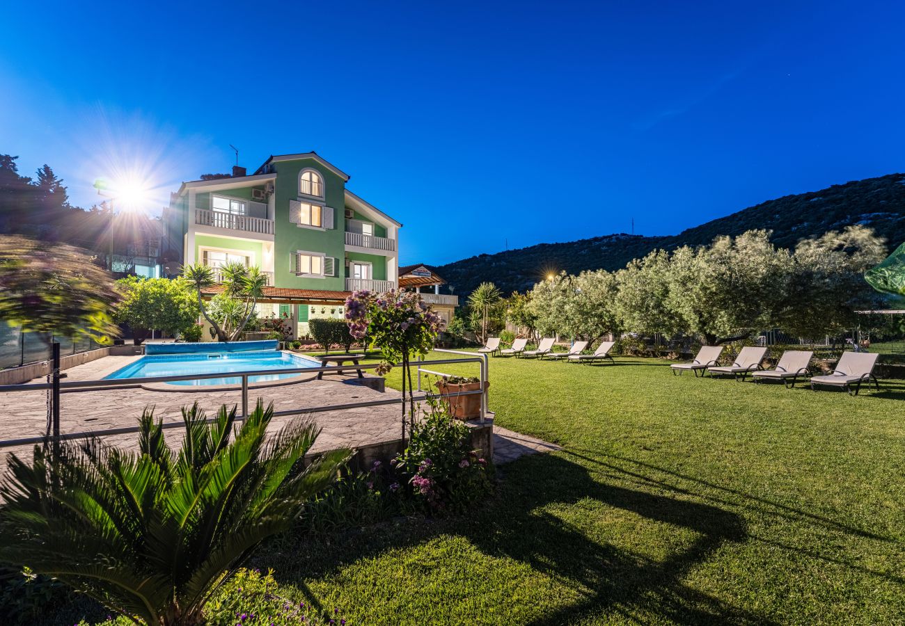 House in Peracko Blato - Villa Green Paradise