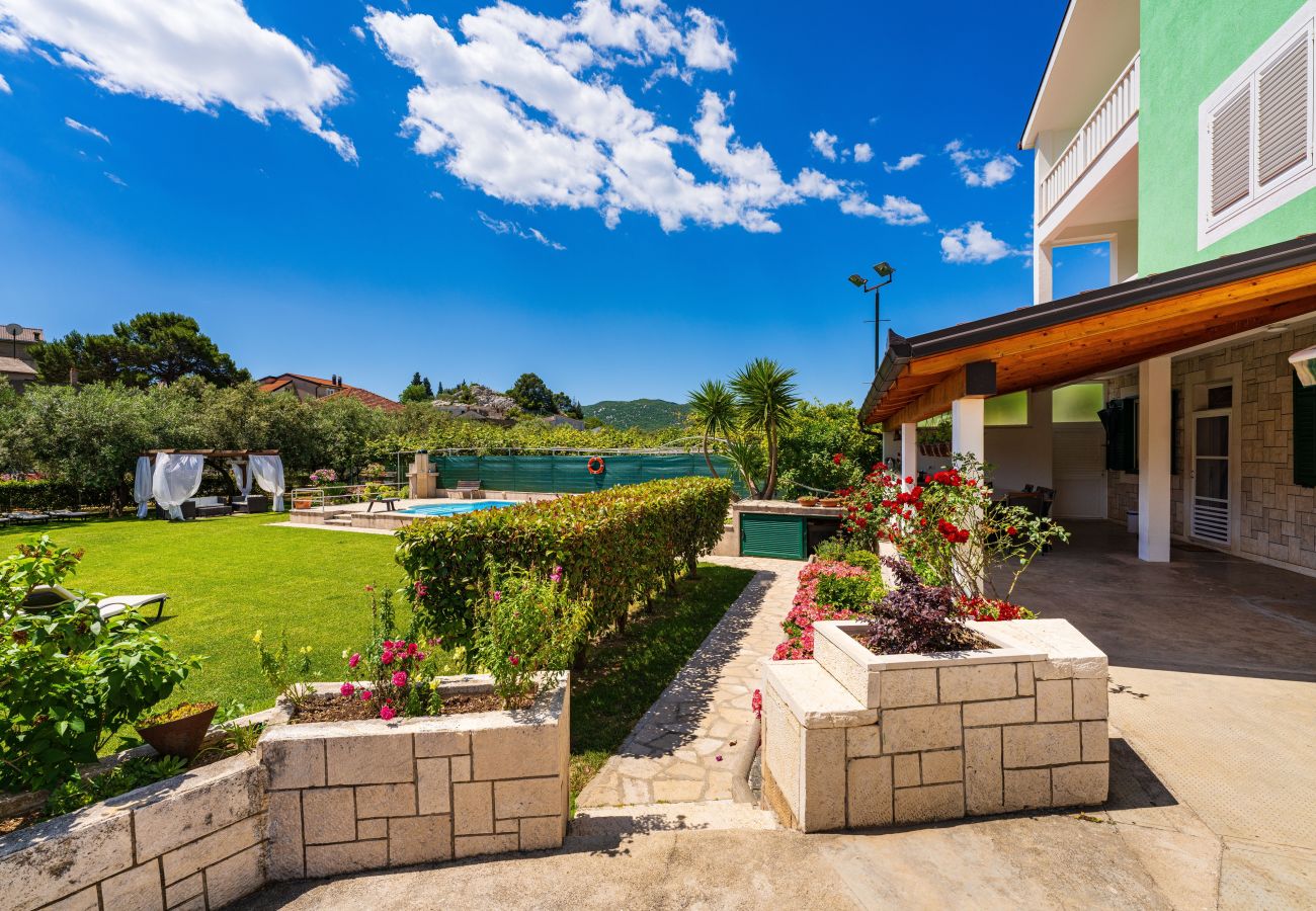 House in Peracko Blato - Villa Green Paradise