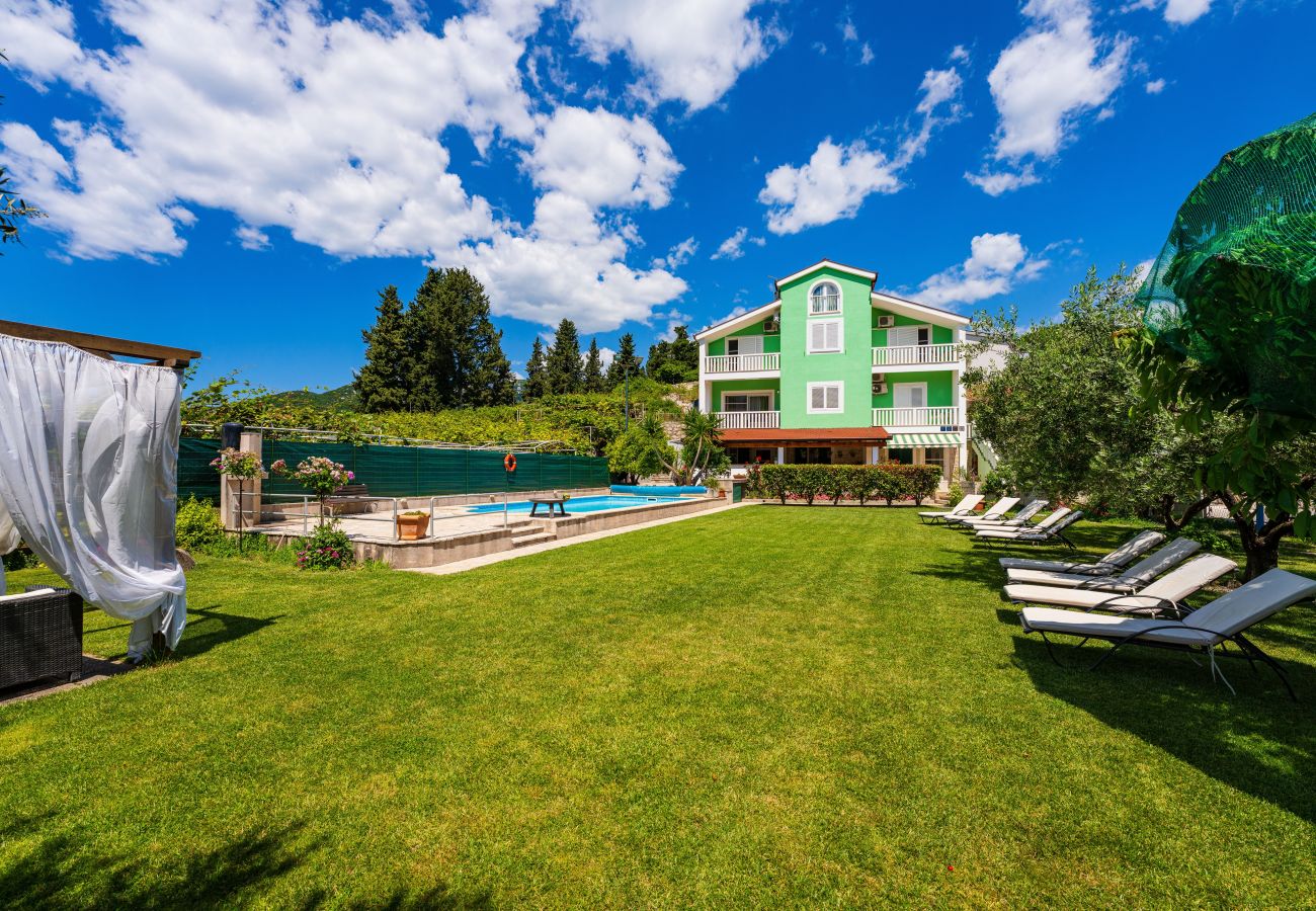 House in Peracko Blato - Villa Green Paradise