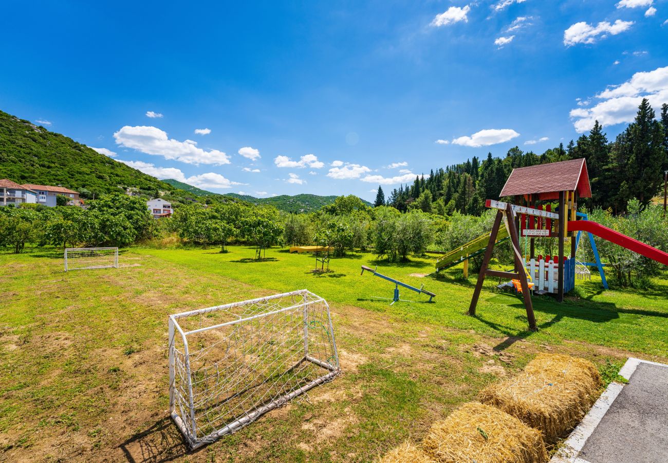 House in Peracko Blato - Villa Green Paradise