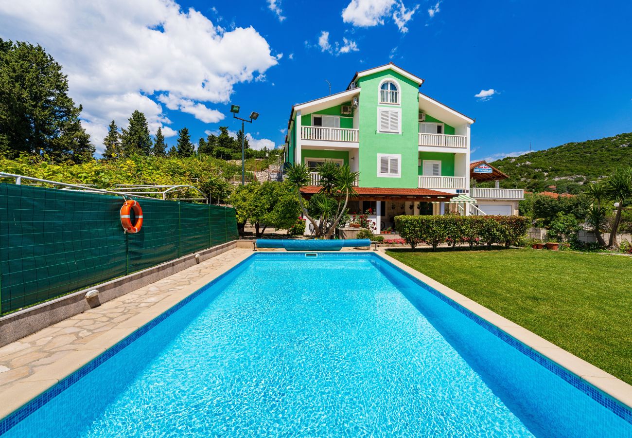 House in Peracko Blato - Villa Green Paradise