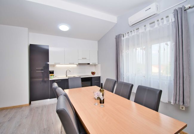 House in Visocane - Apartment Visocane with private pool House in Visocane - Apartment Visocane with private pool