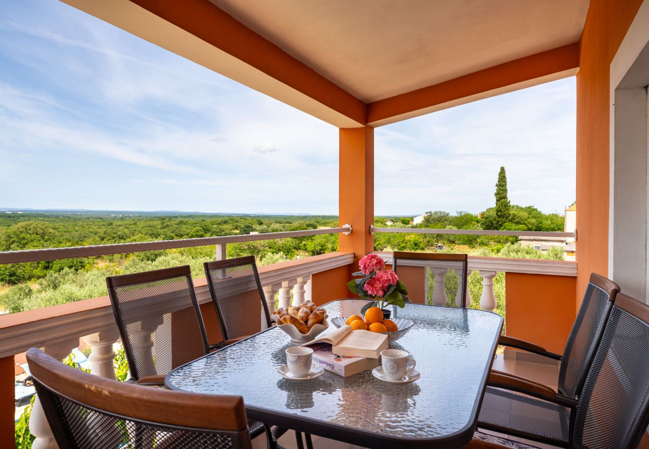 House in Visocane - Apartment Visocane with private pool