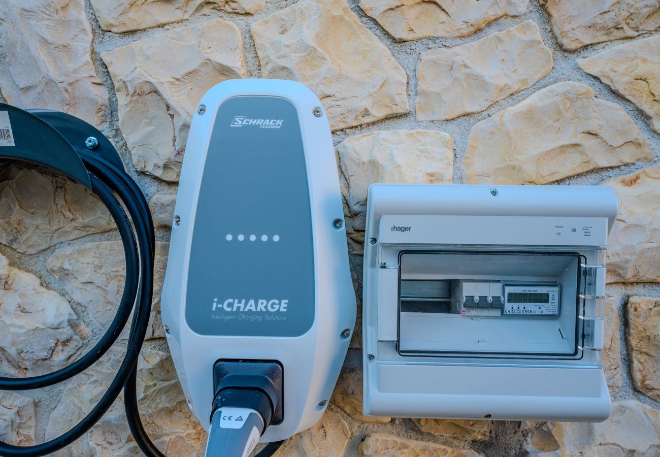 House in Sukošan - Authentic Villa Dumina