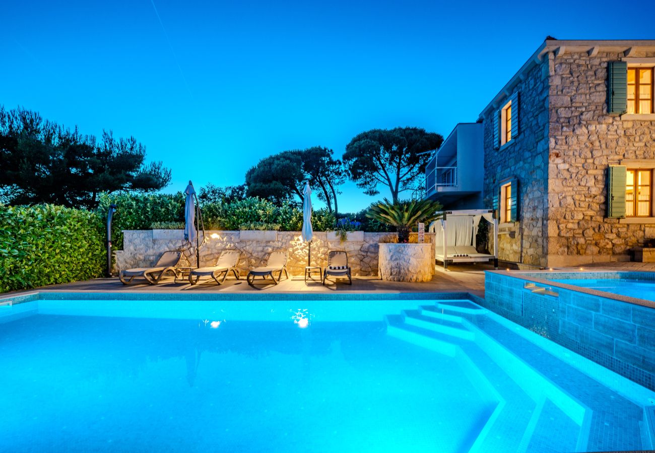 House in Sukošan - Authentic Villa Dumina