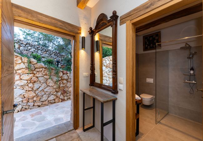 House in Svirce - Authentic Villa Fisola House in Svirce - Authentic Villa Fisola