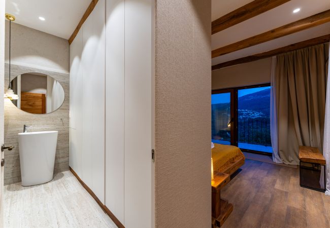 House in Svirce - Authentic Villa Fisola House in Svirce - Authentic Villa Fisola