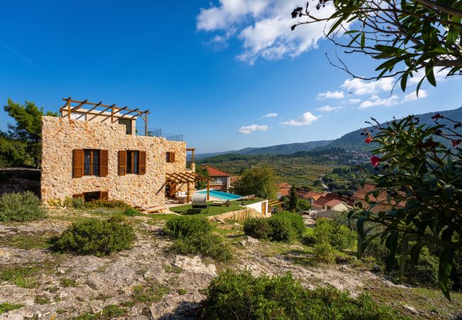 House in Svirce - Authentic Villa Fisola House in Svirce - Authentic Villa Fisola