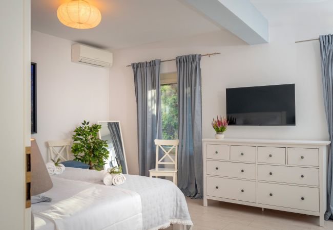 House in Svirce - Sea view Villa Amaria House in Svirce - Sea view Villa Amaria