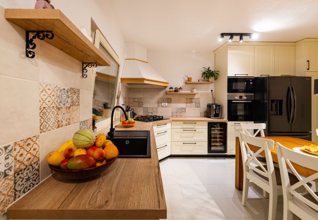 House in Svirce - Sea view Villa Amaria House in Svirce - Sea view Villa Amaria