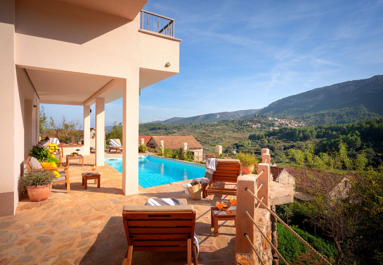 House in Svirce - Sea view Villa Amaria