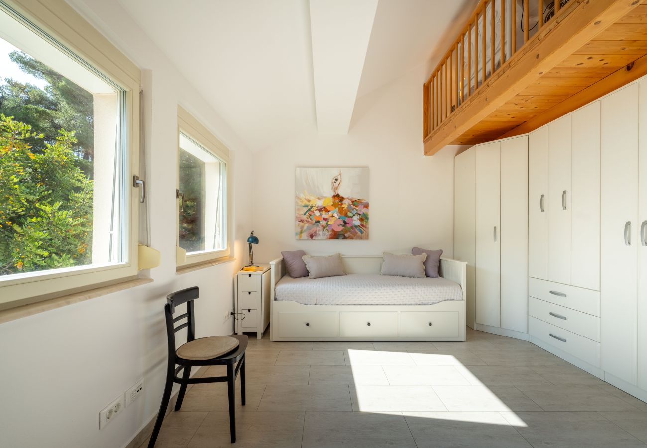 House in Svirce - Sea view Villa Amaria