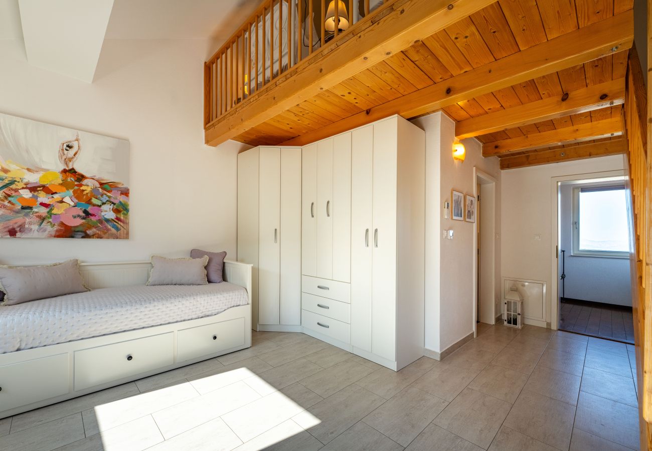 House in Svirce - Sea view Villa Amaria
