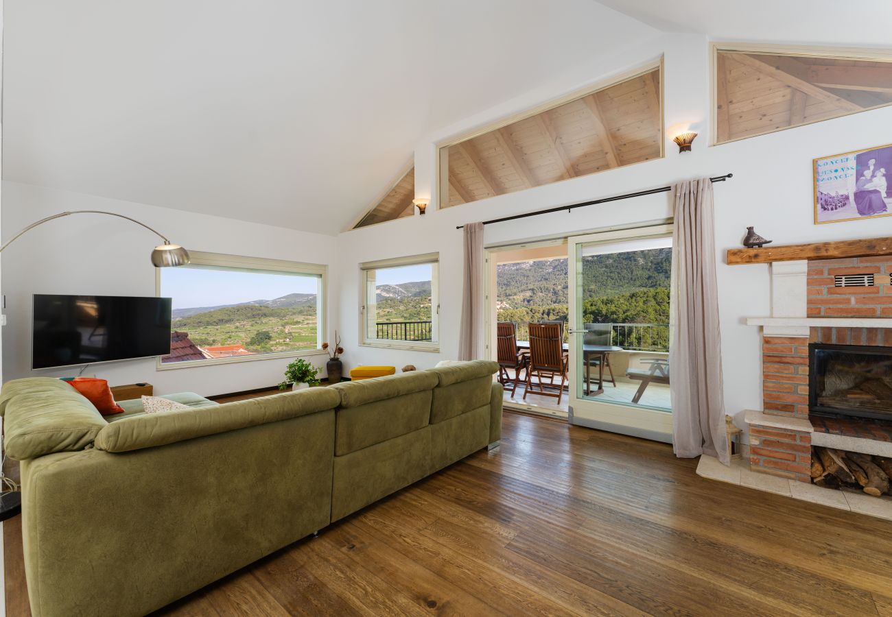 House in Svirce - Sea view Villa Amaria
