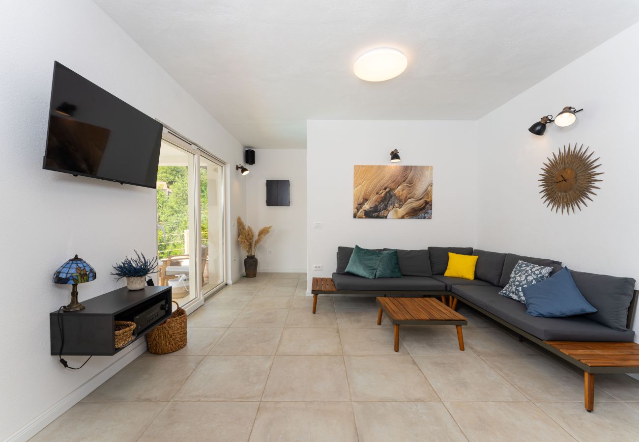 House in Svirce - Sea view Villa Amaria