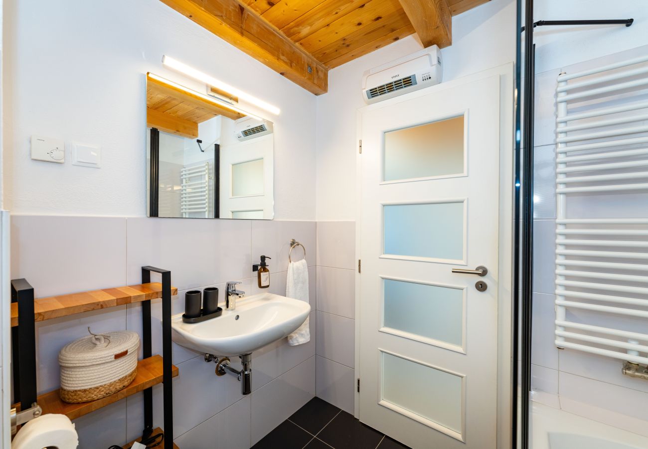 House in Svirce - Sea view Villa Amaria
