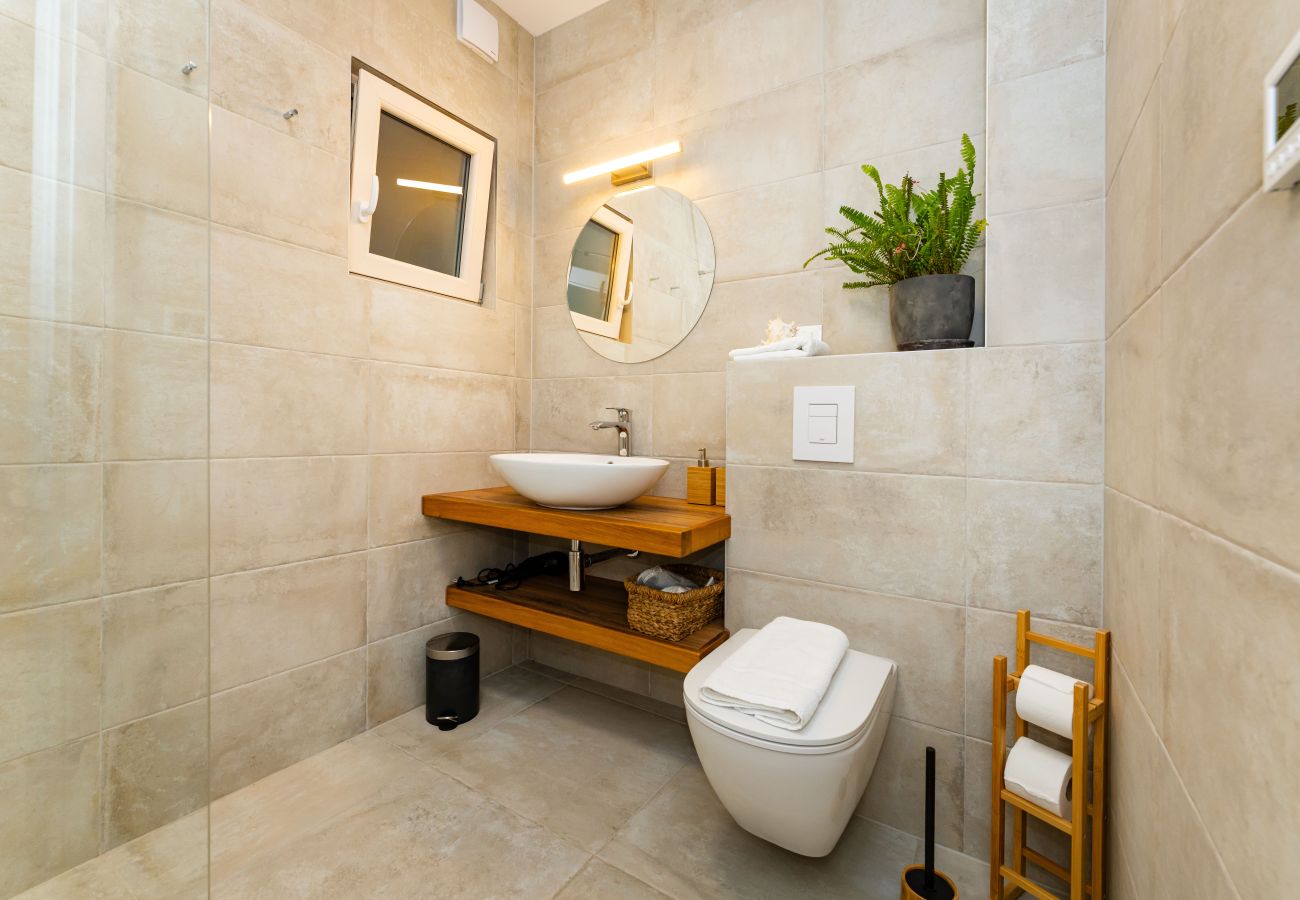 House in Svirce - Sea view Villa Amaria