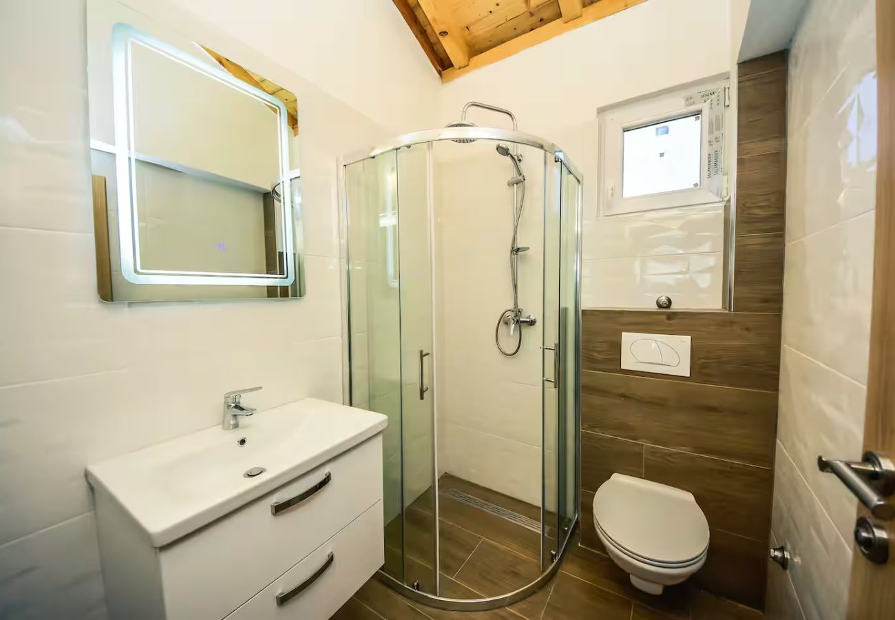 House in Tinj - Villa Ljubica with private pool