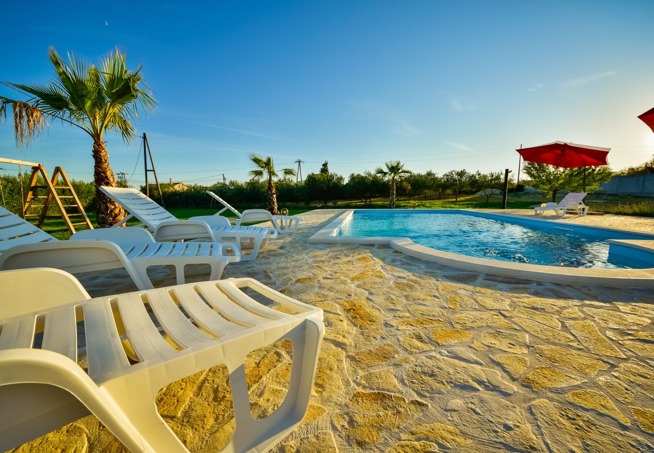 House in Tinj - Villa Ljubica with private pool