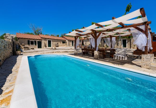 House in Kula Atlagic - Villa Hilltop Paradise