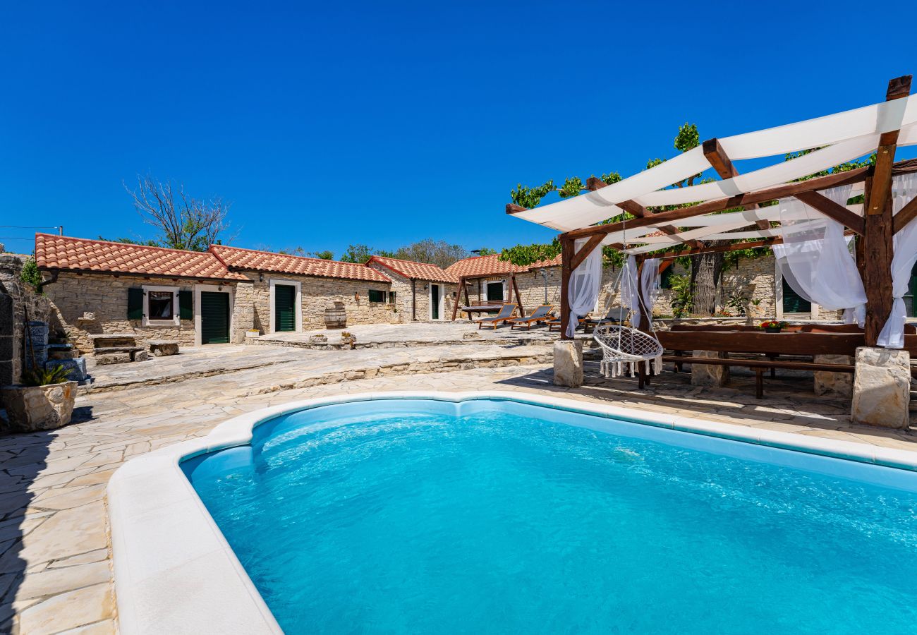 House in Kula Atlagic - Villa Hilltop Paradise