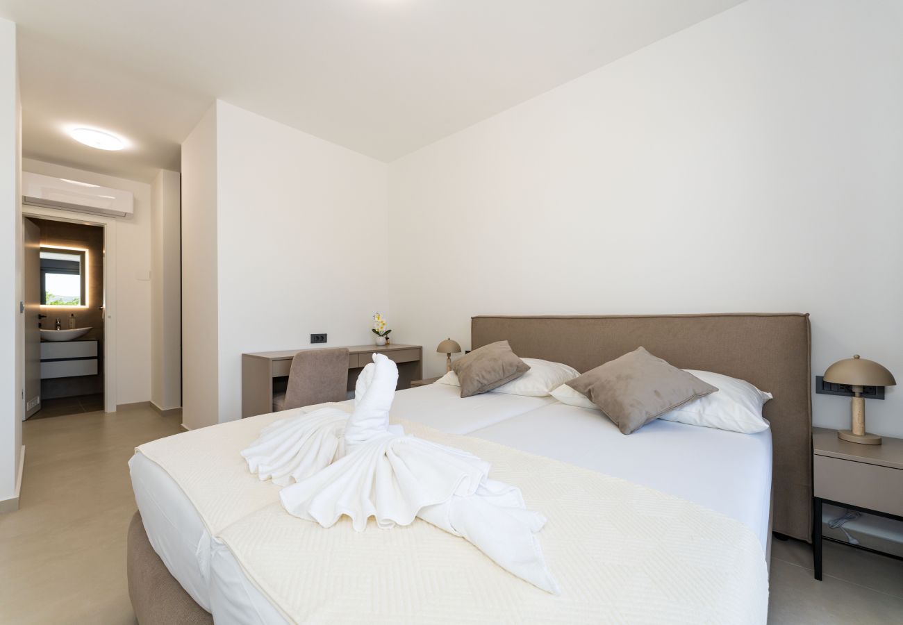 House in Starigrad - Sea view Villa Senti
