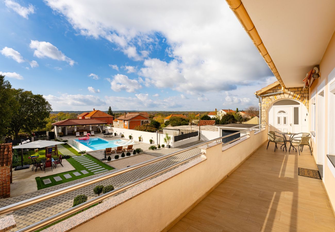 Apartment in Galovac - Apartment Galleli with private pool