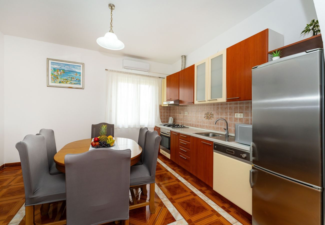 Apartment in Galovac - Apartment Galleli with private pool