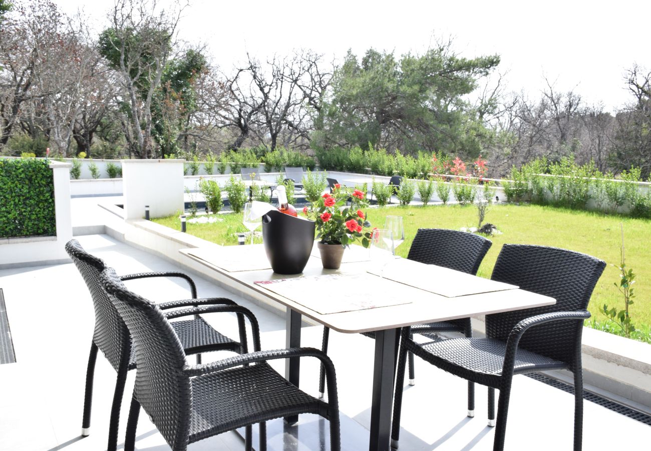 Apartment in Starigrad - Apartment Senti with shared pool