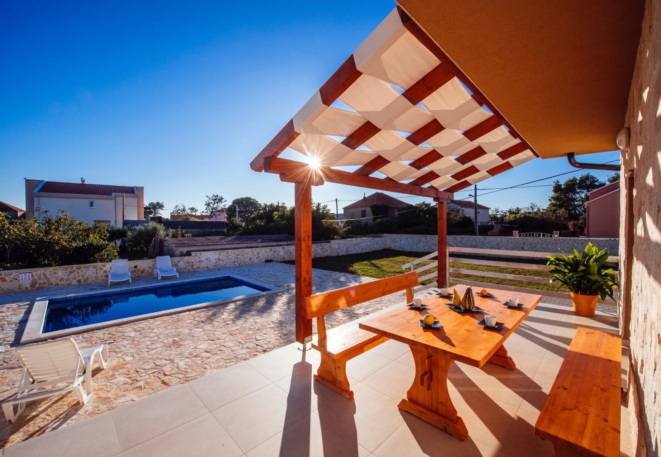 House in Privlaka - Holiday Home Barba Pere