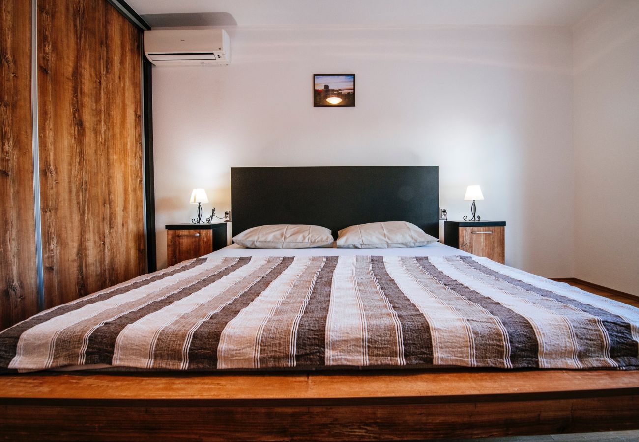 House in Privlaka - Holiday Home Barba Pere