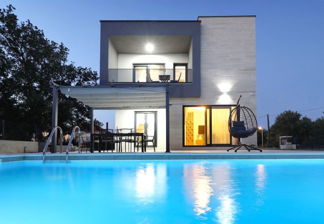 House in Debeljak - Vila Casa Verde