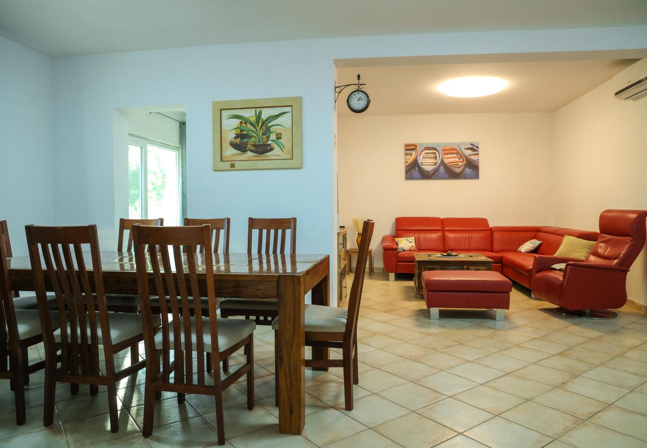 House in Donji Kašic - Holiday home Mandorla