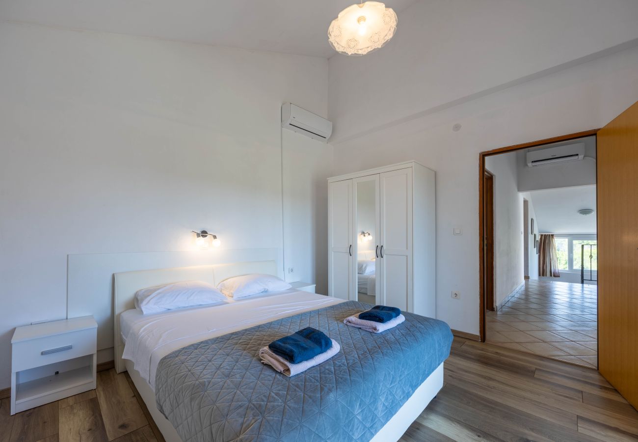 House in Donji Kašic - Holiday home Mandorla