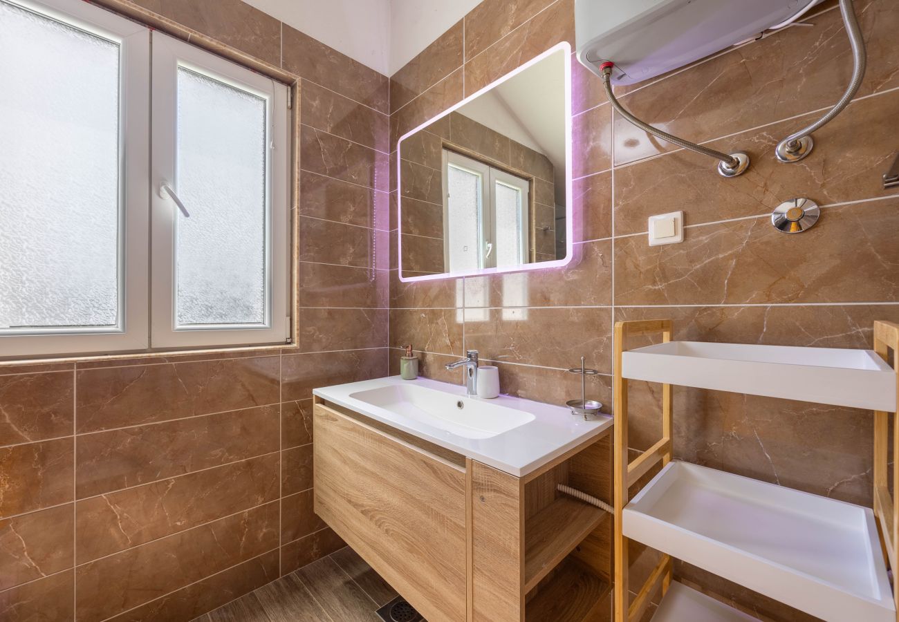 House in Donji Kašic - Holiday home Mandorla