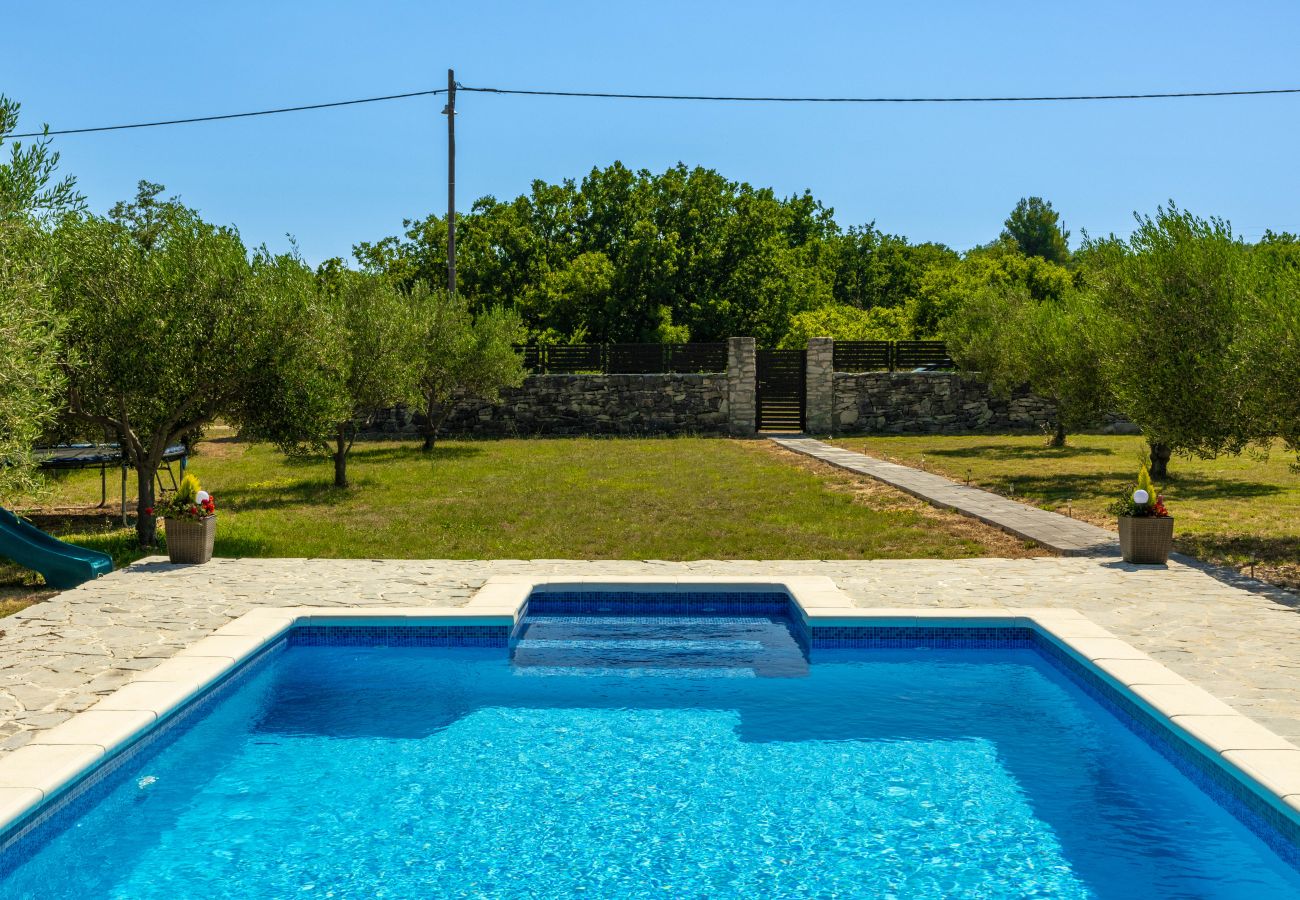 House in Donji Kašic - Holiday home Mandorla