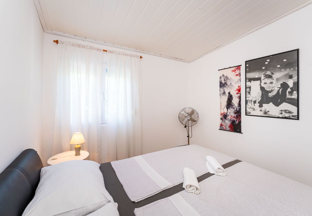Apartment in Pag - Sea view Apartment Bepi