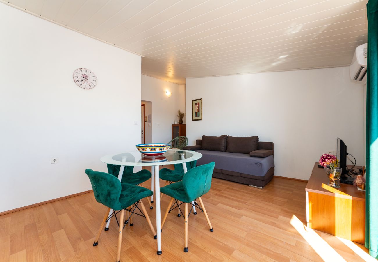 Apartment in Pag - Apartment Nostromo