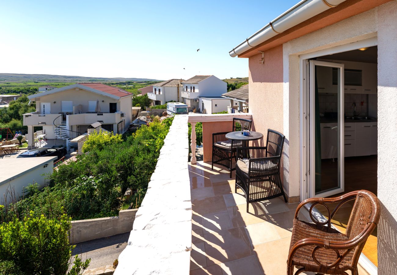Apartment in Pag - Apartment Nostromo