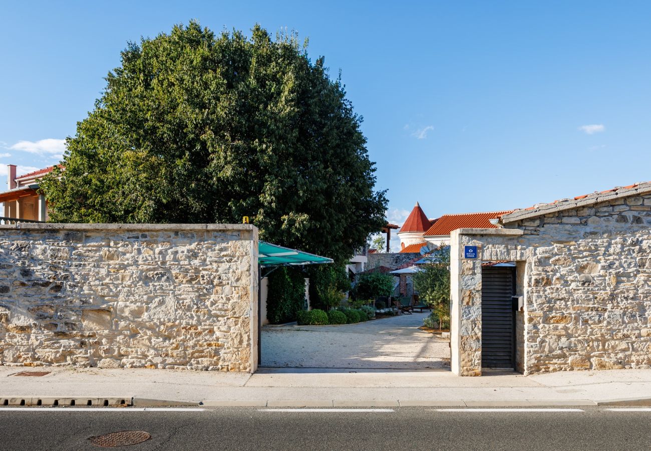 House in Smilcic - Authentic Villa Granar